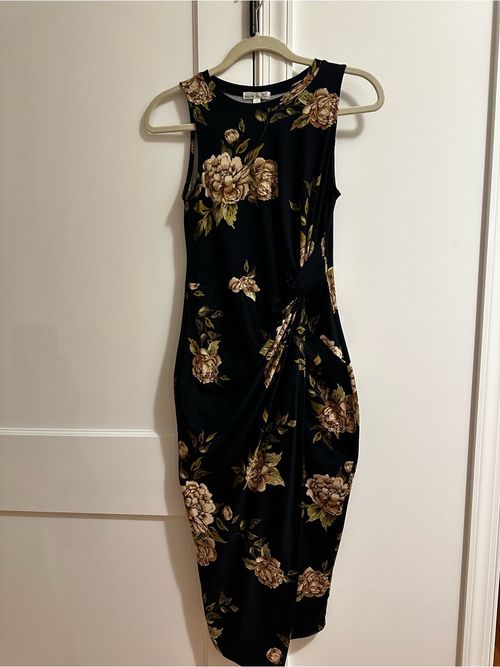 nine britton Navy Floral Twist-Knot Midi Dress